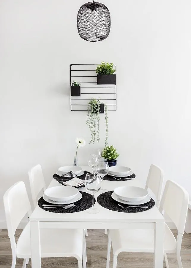 Modern Riverside Apartment With Free Parking Budapest Hungary