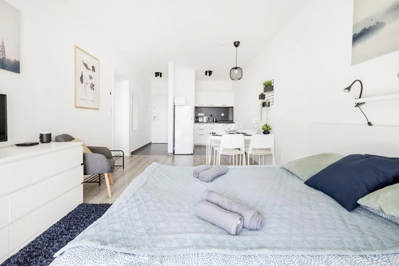 Modern Riverside Apartment With Free Parking Budapest