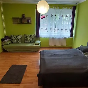 Greenapartman Apartman
